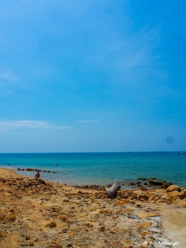 Koh Phangan, Strand, Steine, Tag, Meer, blaues Wasser, Insel, Thailand, Reisen, Backpacking, alleine reisen