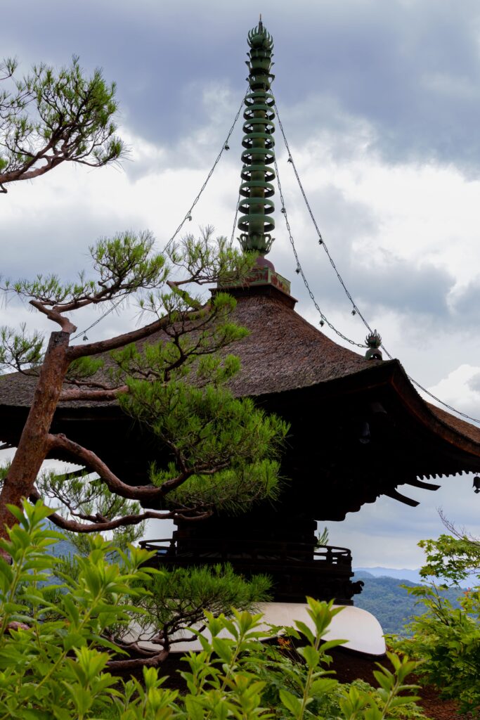 Arashiyama, Kyoto, Japan, alleinreisende Frauen, Backpacker, Budgetreisende, Bambusforest, Tempel, Tempelenergie. Aussicht