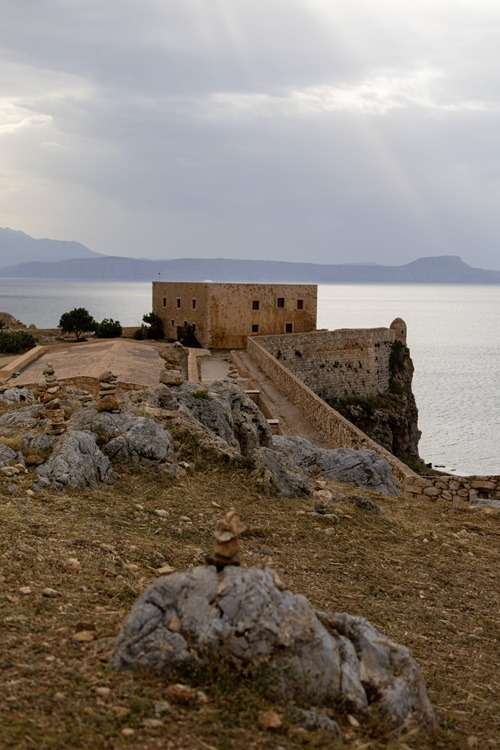 Fernansicht auf Gebäude in Fortezza of Rethymnon, Kreta 2025