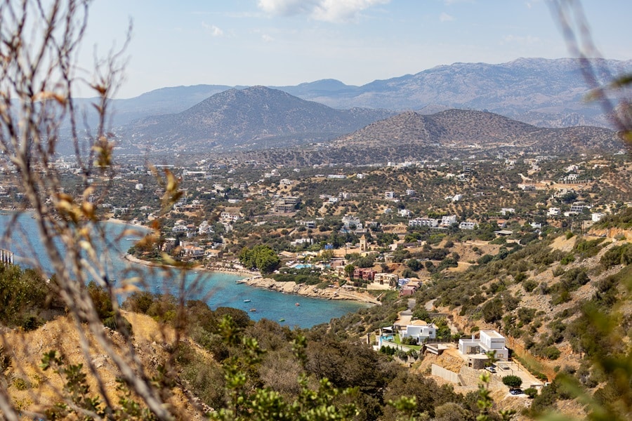 Aussicht auf Agios Nikolaus, Kreta, Berge im Hintergrund, Kreta Landschaft, Wie viele Tage für Kreta ,Wie lange auf Kreta bleiben, Kreta Reisedauer, Kreta Urlaub Dauer Wie lange Kreta Urlaub, Wie viele Tage Kreta Urlaub, Kreta Urlaub planen, Kreta Reise planen, 3 Tage Kreta, Kreta Kurzurlaub, Wochenende auf Kreta, 5 Tage Kreta, Kreta für 5 Tage, Kreta in einer Woche, 7 Tage Kreta, Eine Woche Kreta, Kreta Rundreise 14 Tage